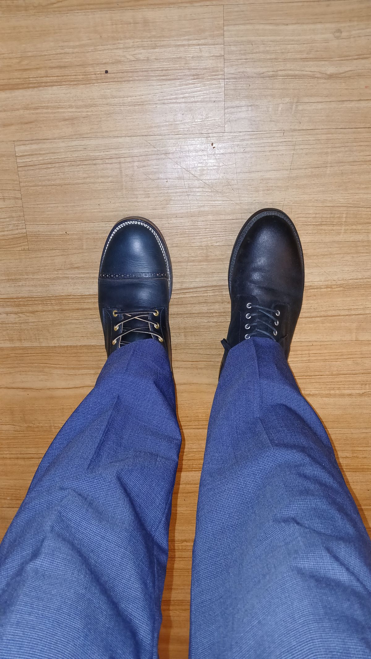 Photo by kananaios on January 22, 2025 of the Grant Stone Edward Boot in C.F. Stead Black Waxy Commander Suede.