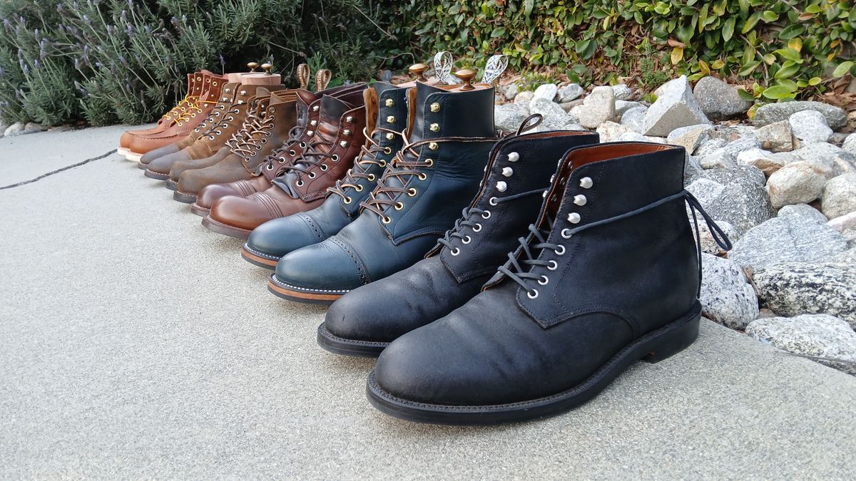 Photo by kananaios on February 17, 2025 of the Grant Stone Edward Boot in C.F. Stead Black Waxy Commander Suede.