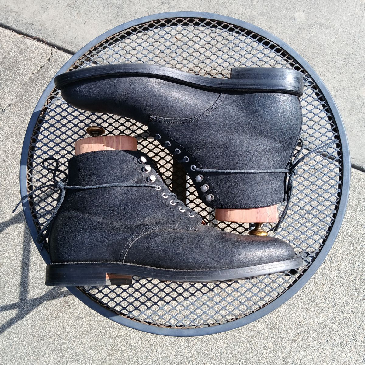 Photo by kananaios on February 16, 2025 of the Grant Stone Edward Boot in C.F. Stead Black Waxy Commander Suede.