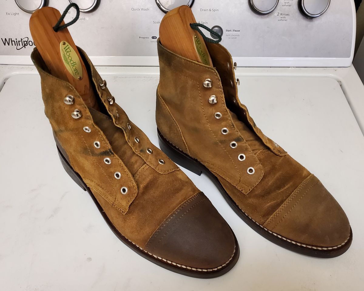 Photo by kananaios on February 3, 2024 of the Thursday Captain in Safari WeatherSafe Suede.