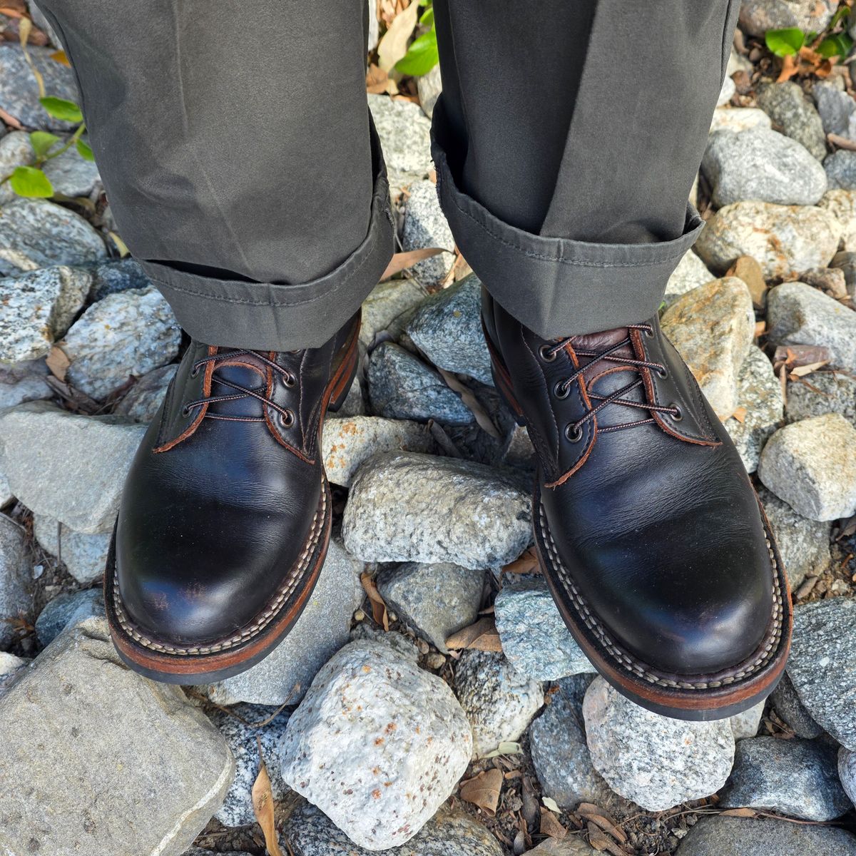 Photo by kananaios on April 6, 2026 of the White's Semi-Dress in Seidel Brown Dress.