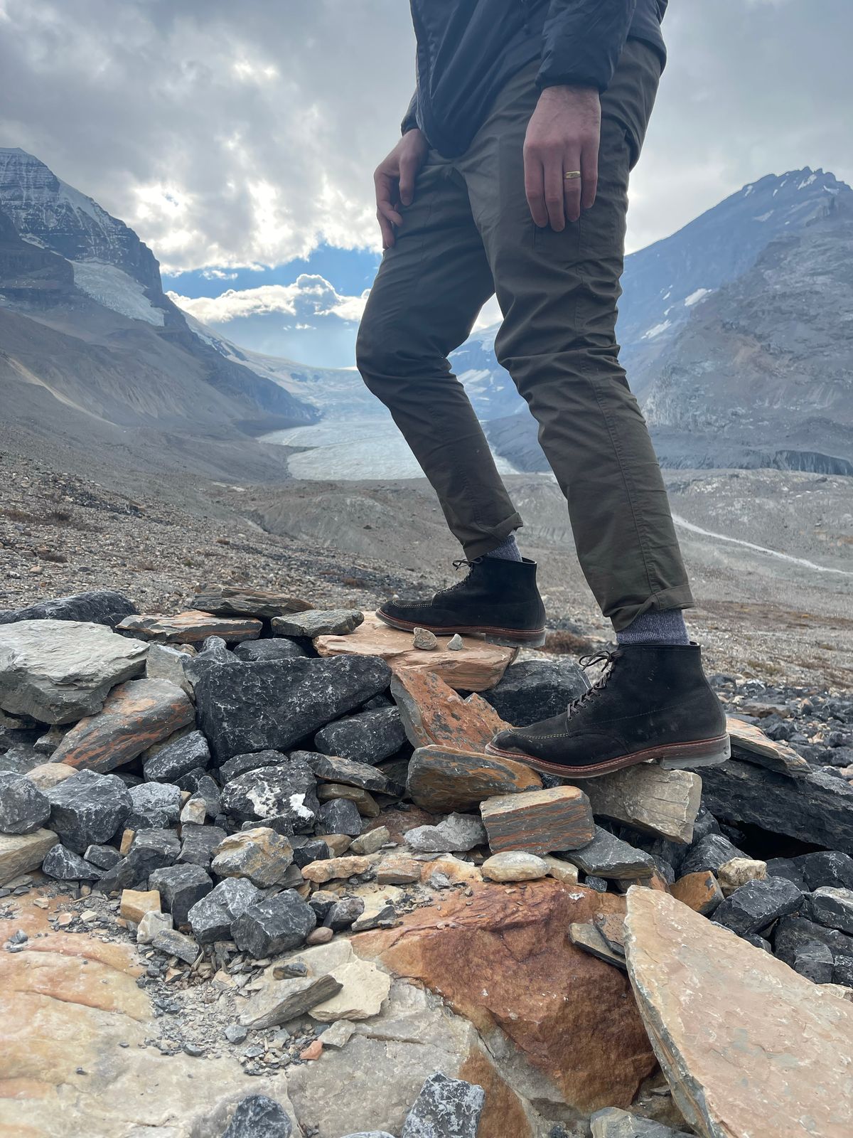 Photo by rufio on November 6, 2022 of the Alden Indy Boot in Horween Earth Chamois Roughout.