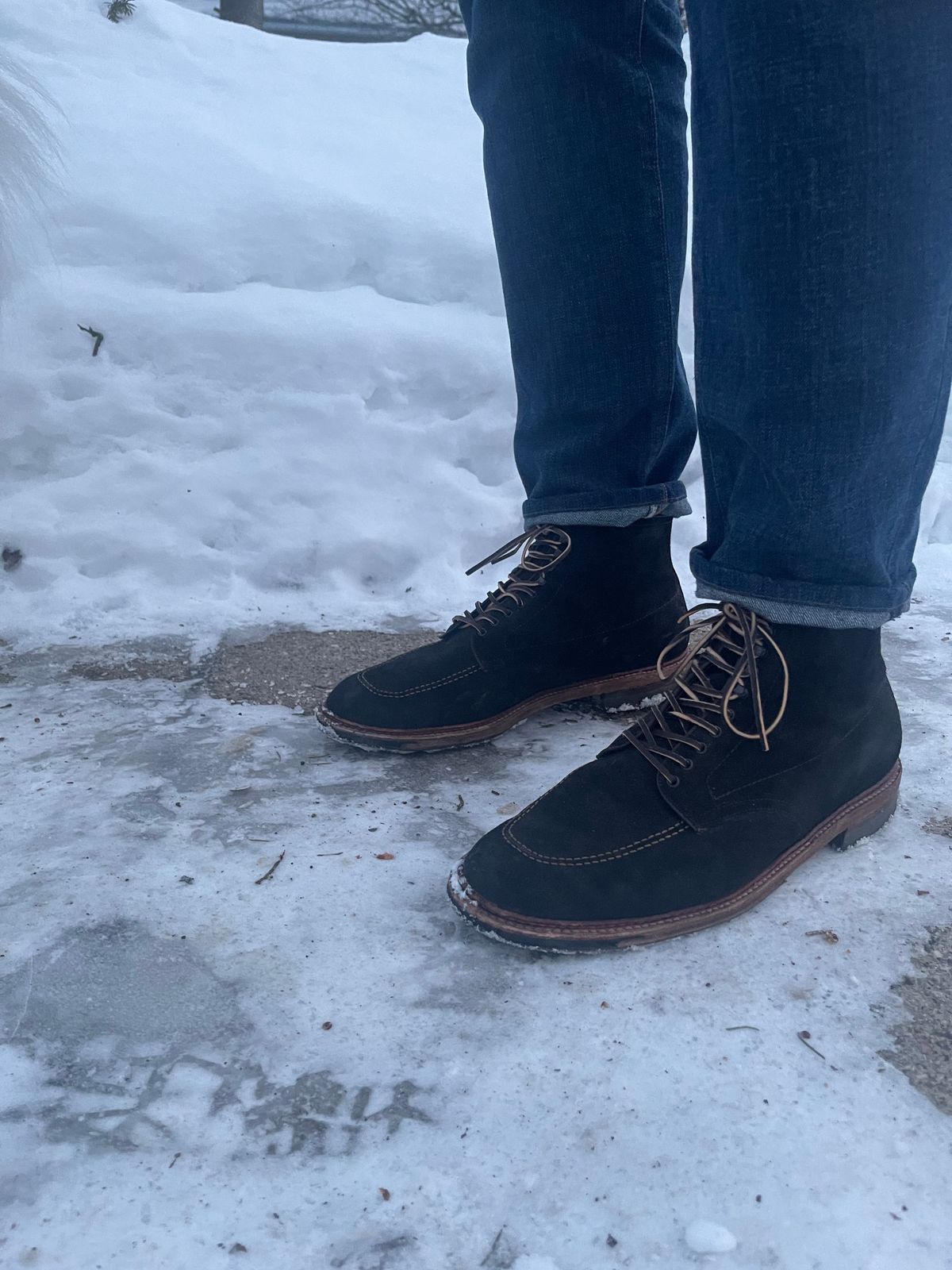 Photo by rufio on February 6, 2023 of the Alden Indy Boot in Horween Earth Chamois Roughout.