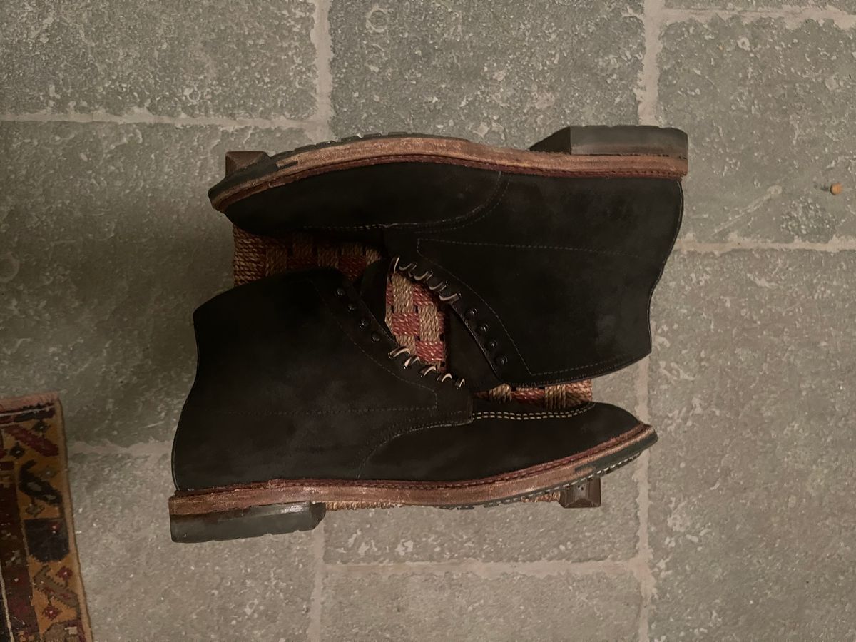 Photo by rufio on February 6, 2023 of the Alden Indy Boot in Horween Earth Chamois Roughout.