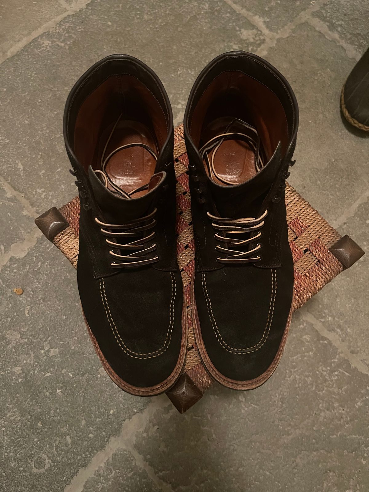 Photo by rufio on February 6, 2023 of the Alden Indy Boot in Horween Earth Chamois Roughout.