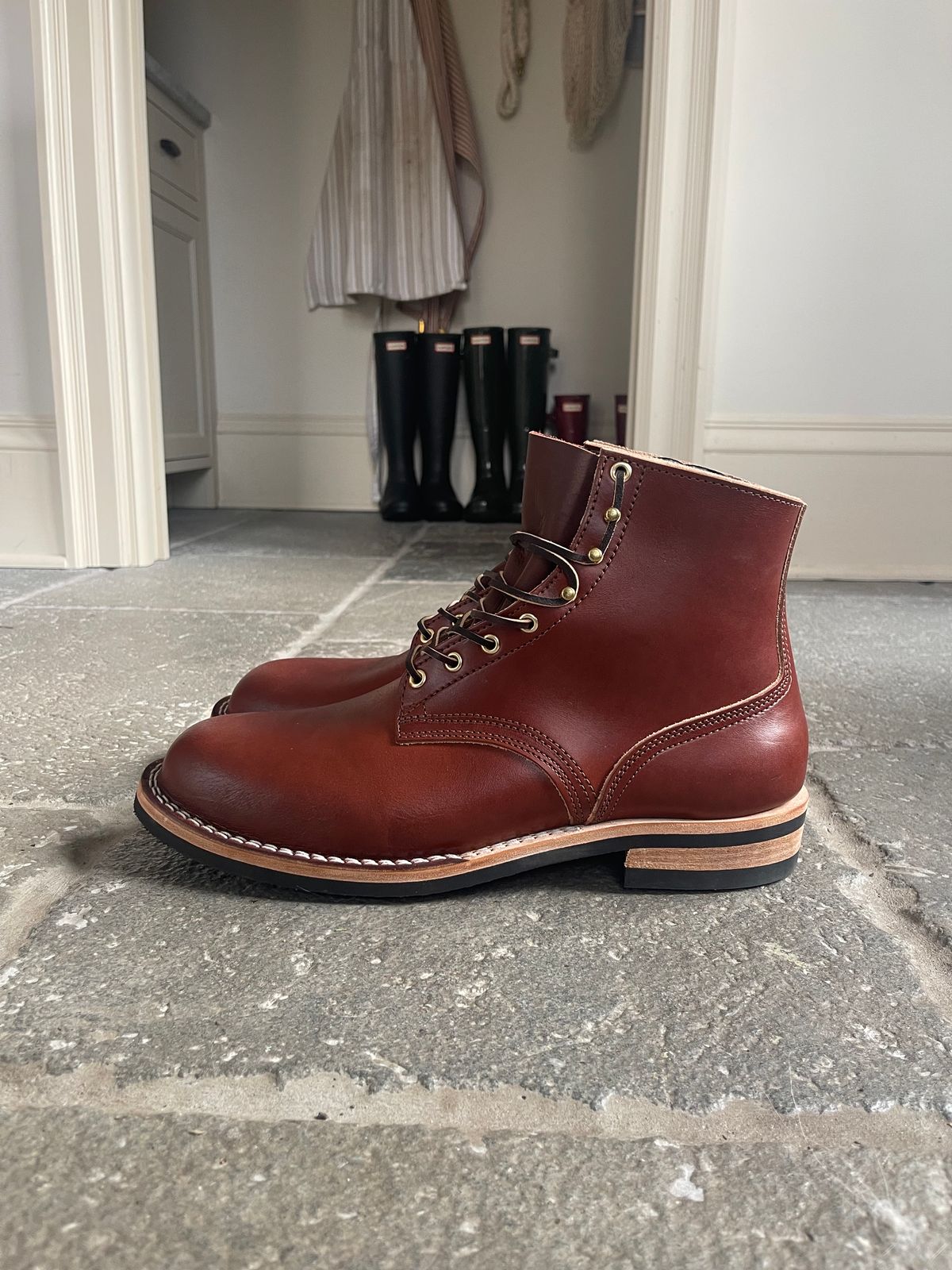 Photo by rufio on November 1, 2023 of the Nicks Free Range in Wickett & Craig Medium Brown English Bridle.
