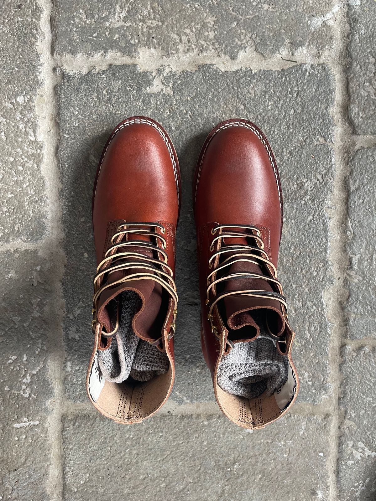 Photo by rufio on November 1, 2023 of the Nicks Free Range in Wickett & Craig Medium Brown English Bridle.