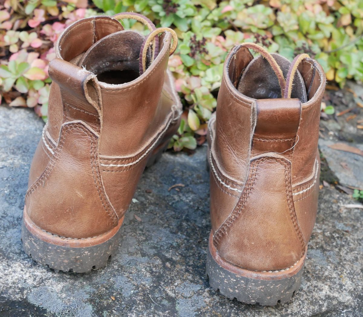 Photo by up2in2 on November 1, 2023 of the Oak Street Bootmakers Camp Boot in Horween Natural Chromexcel.