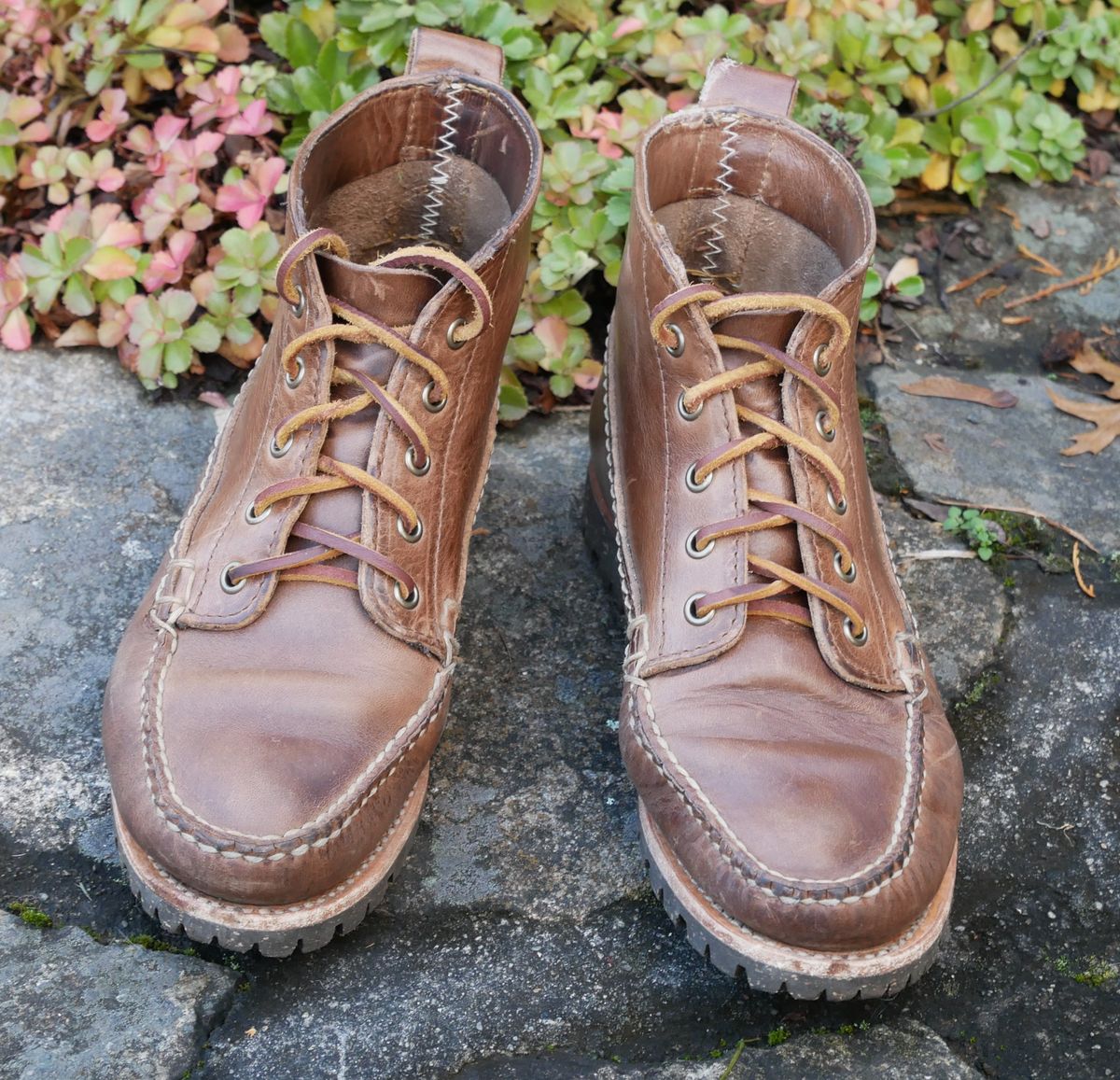 Photo by up2in2 on November 1, 2023 of the Oak Street Bootmakers Camp Boot in Horween Natural Chromexcel.