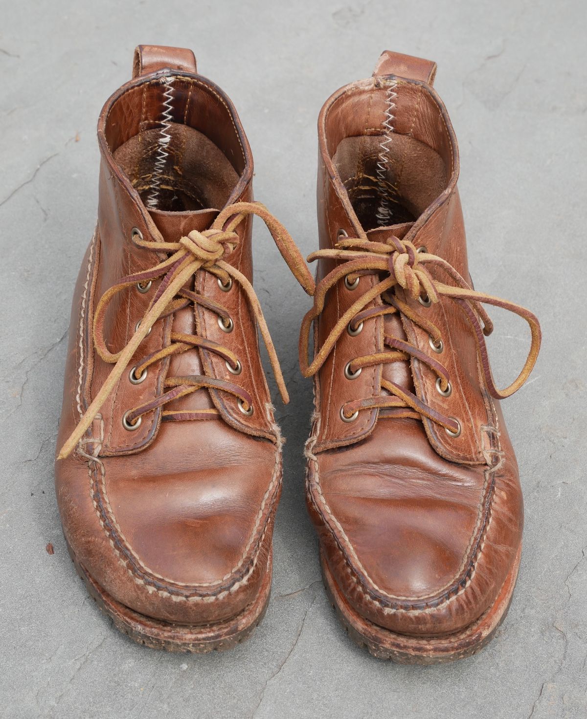 Photo by up2in2 on April 5, 2024 of the Oak Street Bootmakers Camp Boot in Horween Natural Chromexcel.