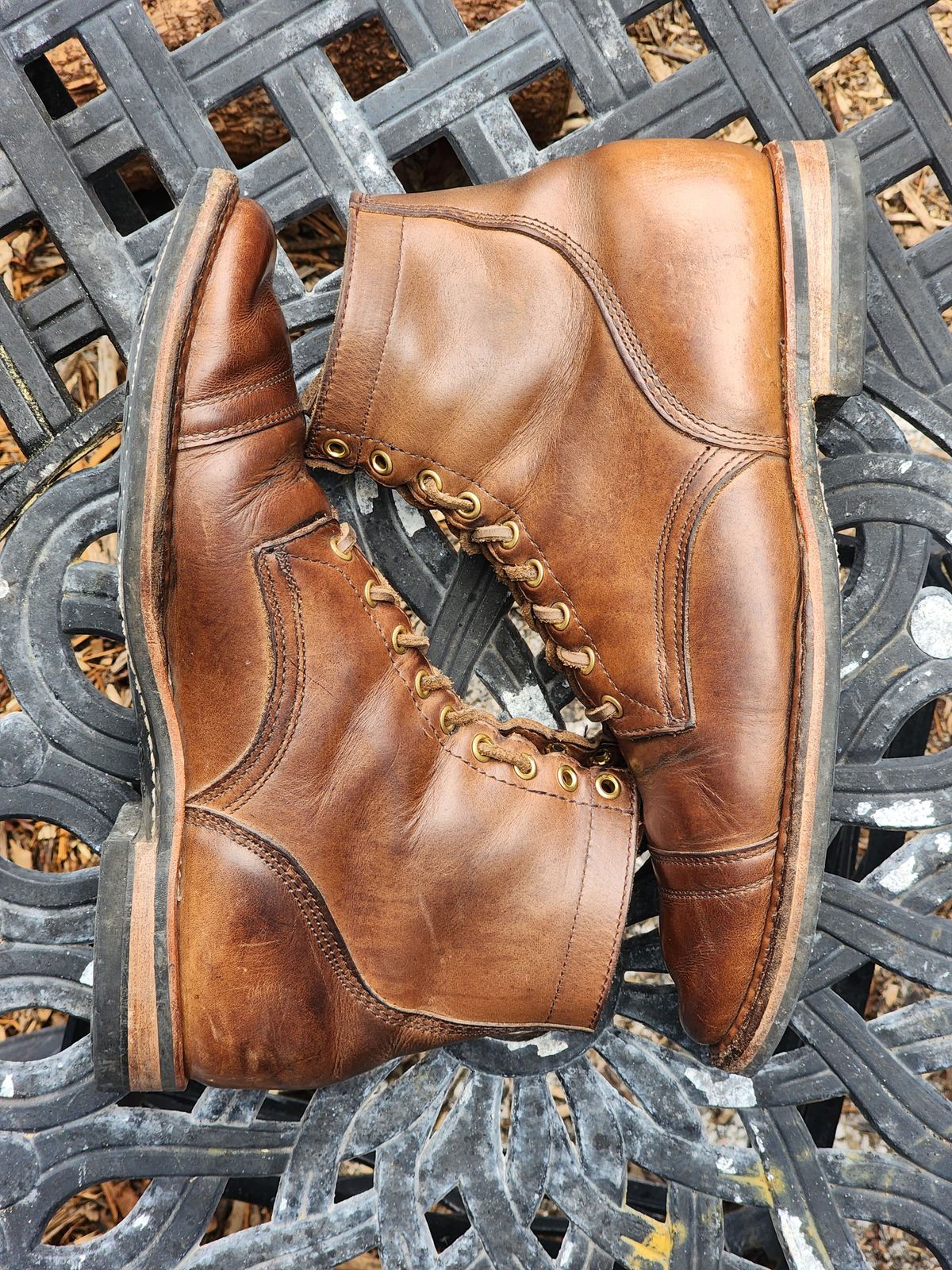 Photo by Capt305 on January 4, 2023 of the White's MP-M1TC in Horween Natural Chromexcel.