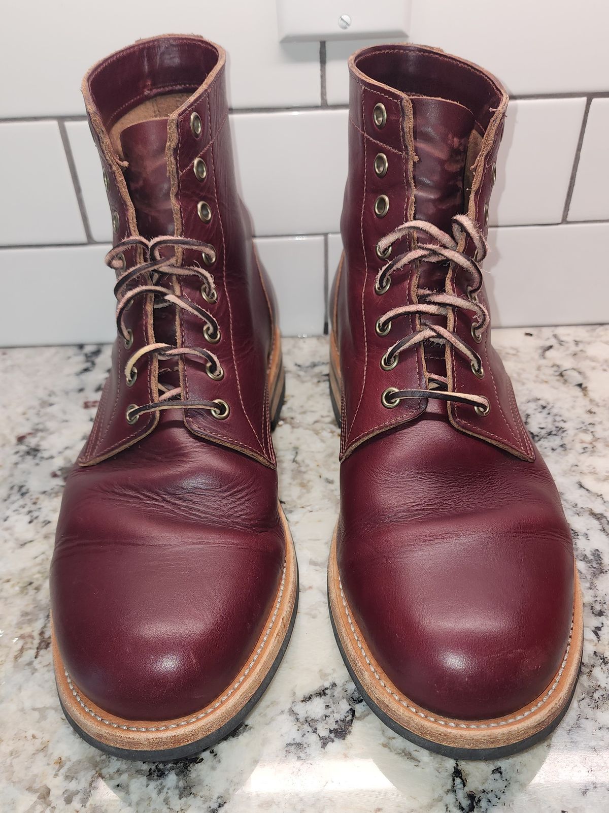Photo by Capt305 on November 4, 2023 of the Oak Street Bootmakers Trench Boot in Horween Color 8 Chromexcel.