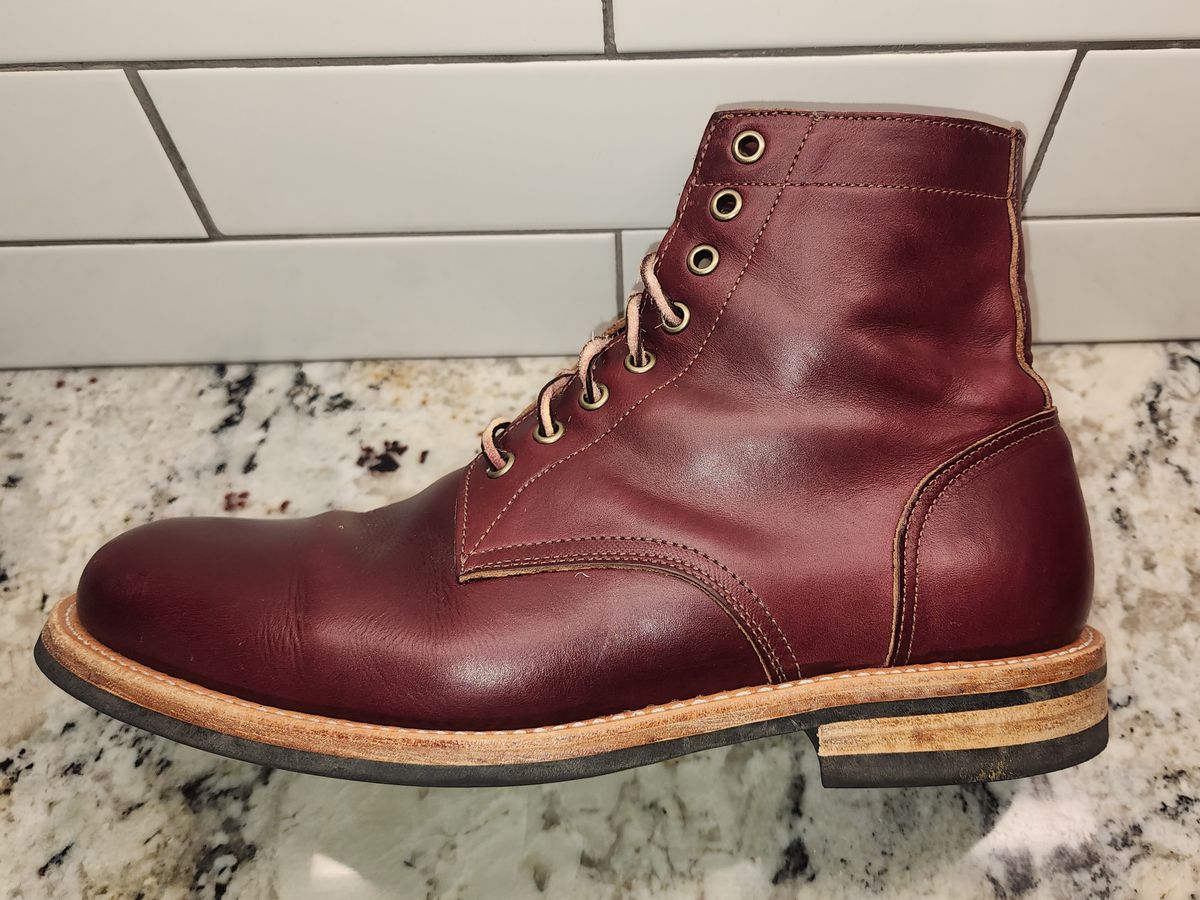 Photo by Capt305 on November 4, 2023 of the Oak Street Bootmakers Trench Boot in Horween Color 8 Chromexcel.