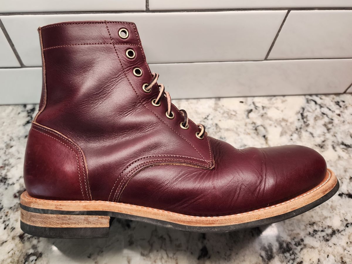 Photo by Capt305 on November 4, 2023 of the Oak Street Bootmakers Trench Boot in Horween Color 8 Chromexcel.