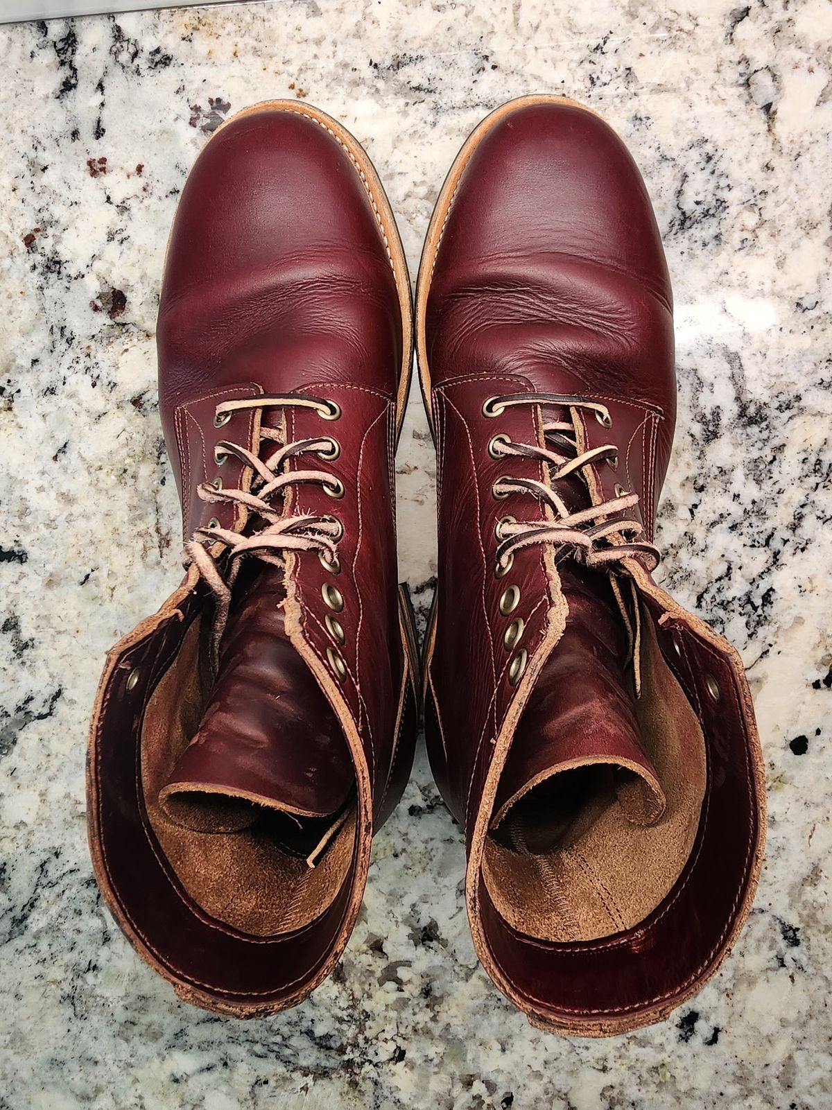 Photo by Capt305 on November 4, 2023 of the Oak Street Bootmakers Trench Boot in Horween Color 8 Chromexcel.