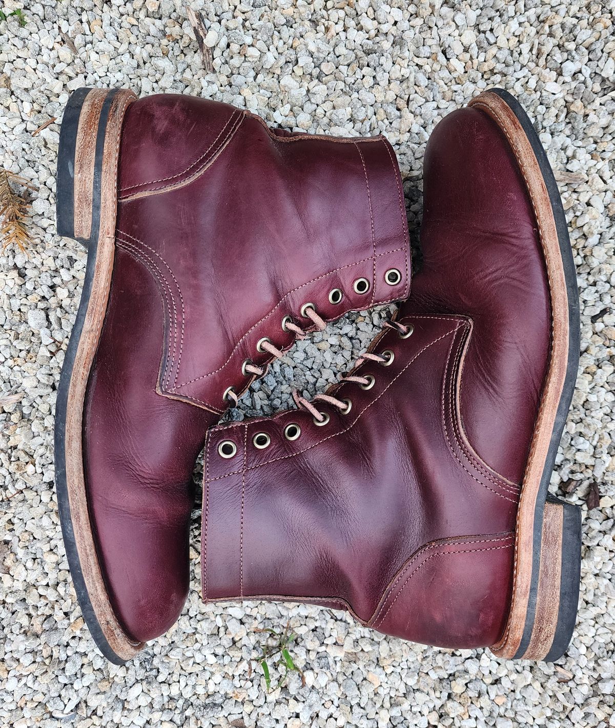 Photo by Capt305 on January 5, 2024 of the Oak Street Bootmakers Trench Boot in Horween Color 8 Chromexcel.