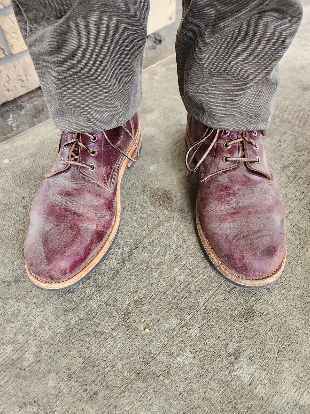 Photo by Capt305 on March 5, 2024 of the Oak Street Bootmakers Trench Boot in Horween Color 8 Chromexcel.