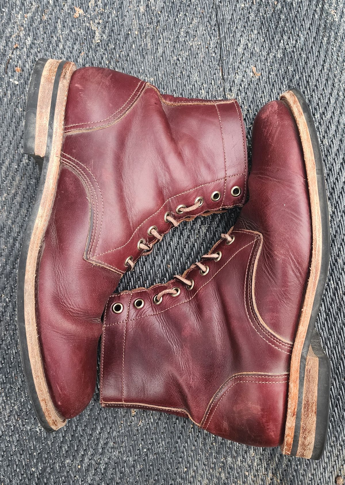 Photo by Capt305 on March 5, 2024 of the Oak Street Bootmakers Trench Boot in Horween Color 8 Chromexcel.