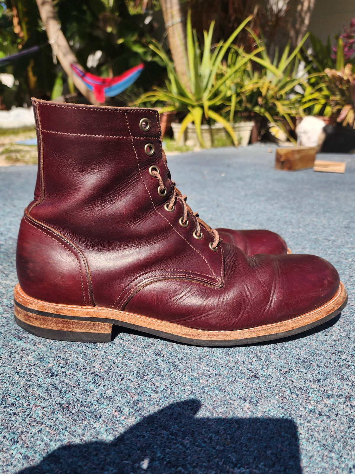 Photo by Capt305 on April 5, 2024 of the Oak Street Bootmakers Trench Boot in Horween Color 8 Chromexcel.