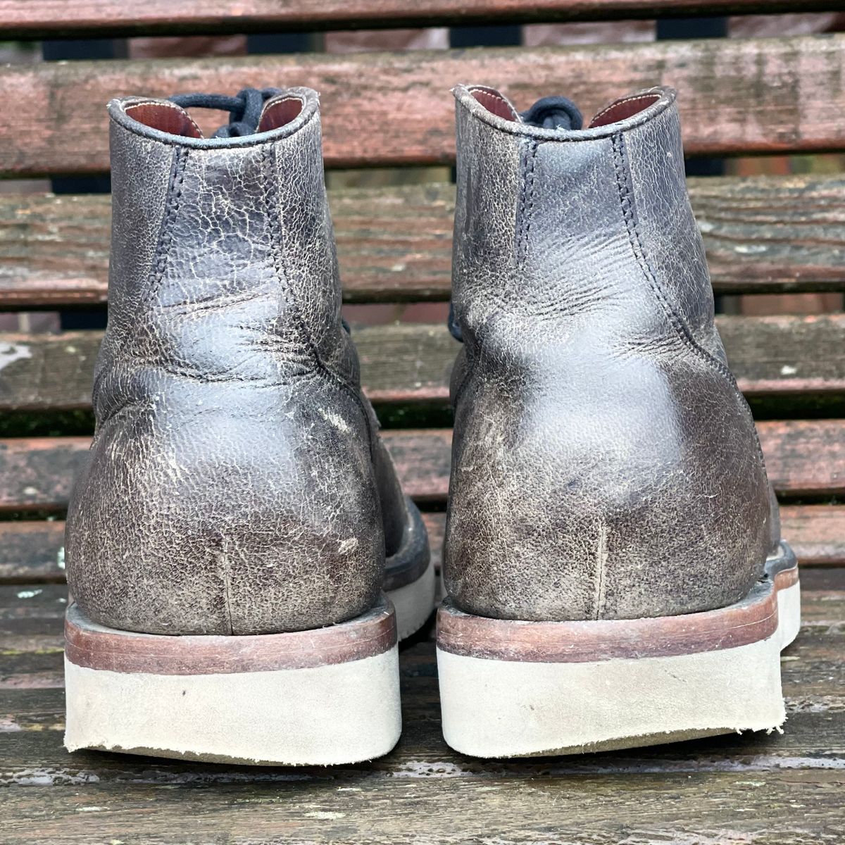 Photo by renee2day on January 6, 2025 of the Grant Stone Garrison Boot in Black Waxed Deer.