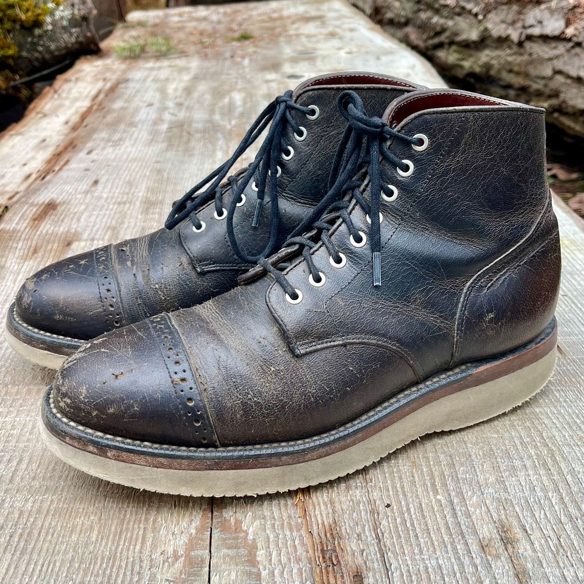 Photo by renee2day on March 3, 2025 of the Grant Stone Garrison Boot in Black Waxed Deer.