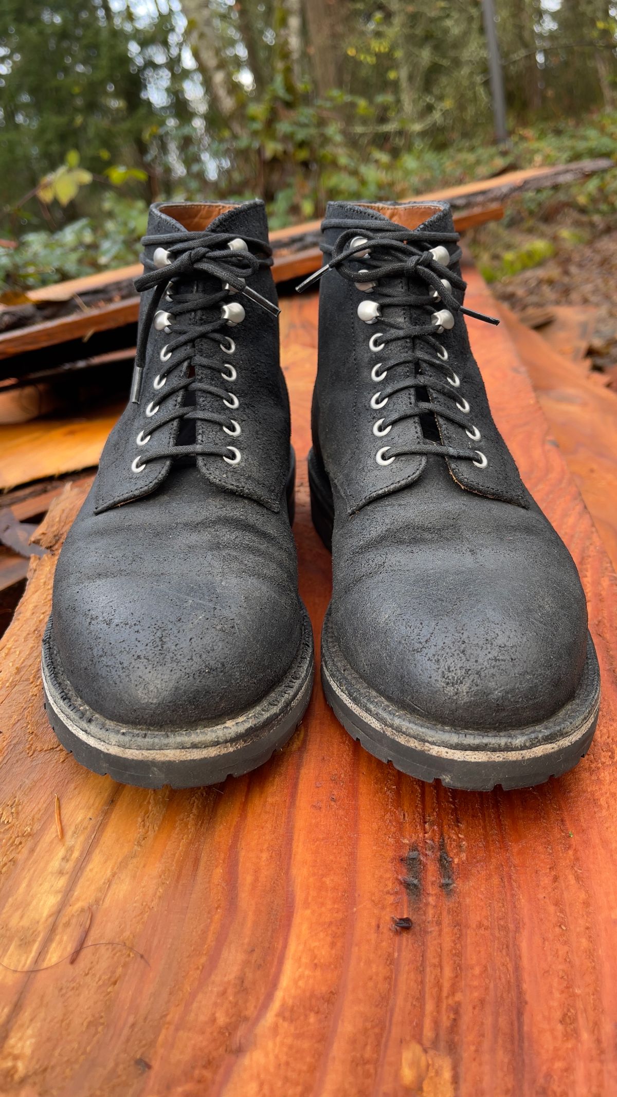 Photo by renee2day on December 4, 2023 of the Grant Stone Edward Boot in C.F. Stead Black Waxy Commander Suede.