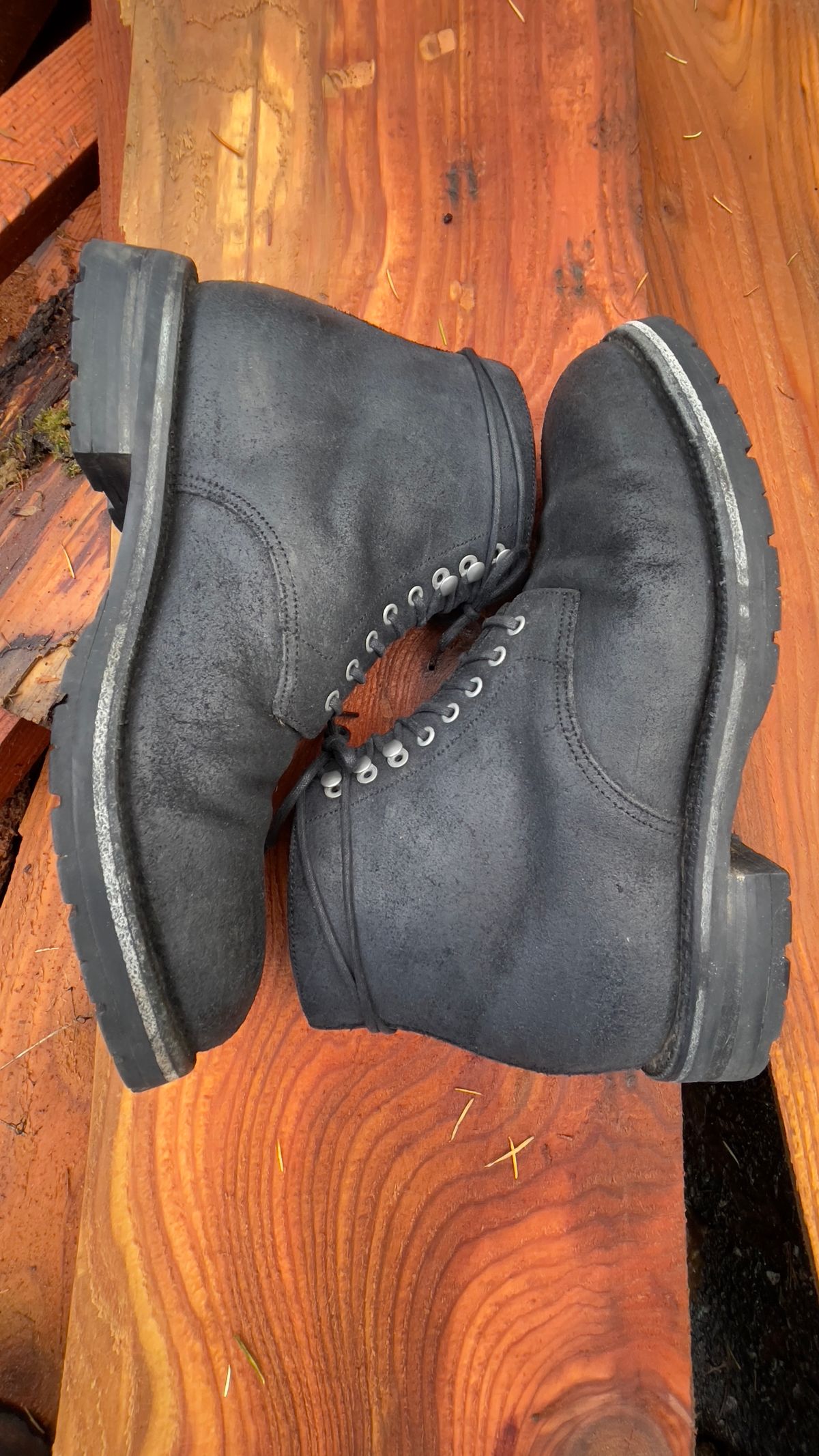 Photo by renee2day on December 4, 2023 of the Grant Stone Edward Boot in C.F. Stead Black Waxy Commander Suede.