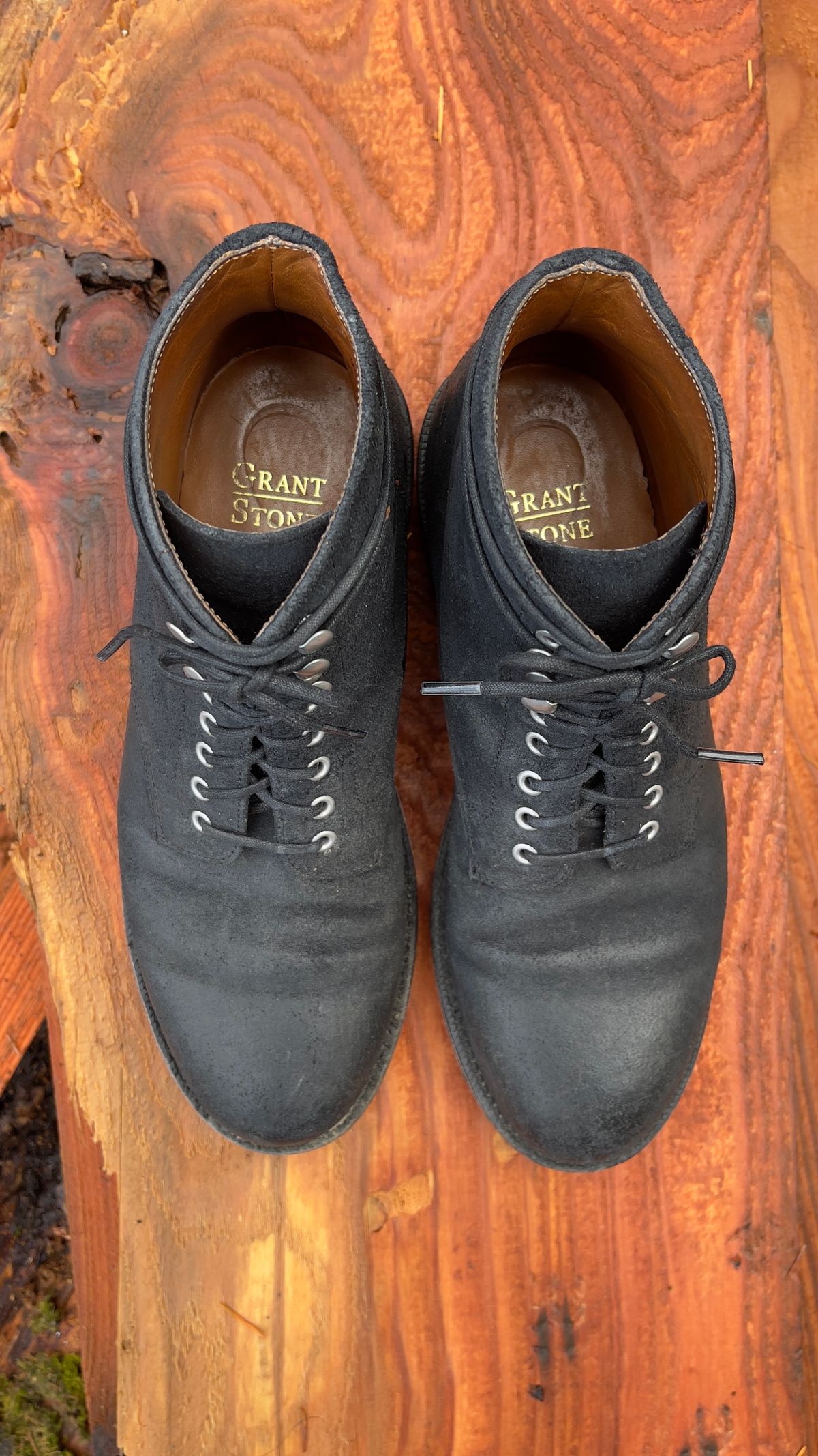 Photo by renee2day on December 4, 2023 of the Grant Stone Edward Boot in C.F. Stead Black Waxy Commander Suede.