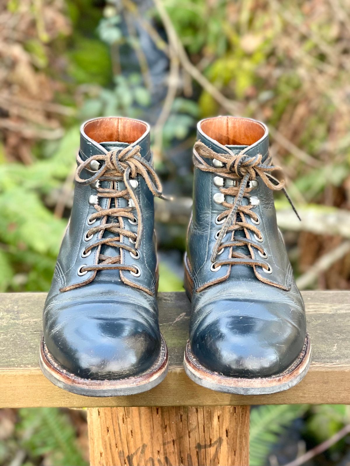 Photo by renee2day on February 5, 2024 of the Grant Stone Diesel Boot in Horween Navy Chromexcel.