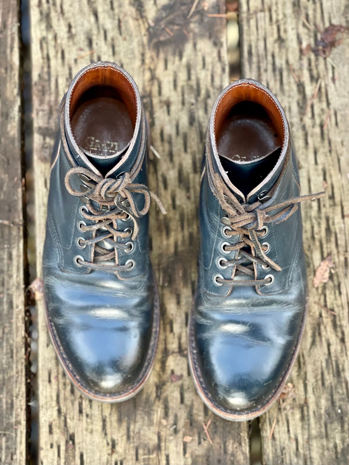 Photo by renee2day on February 5, 2024 of the Grant Stone Diesel Boot in Horween Navy Chromexcel.