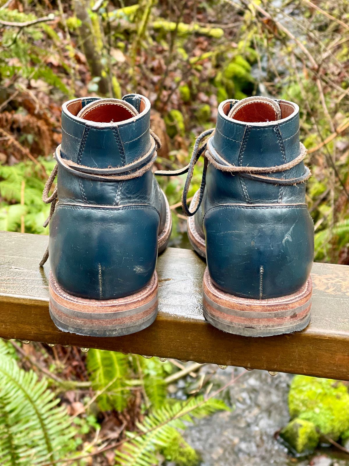Photo by renee2day on March 3, 2024 of the Grant Stone Diesel Boot in Horween Navy Chromexcel.