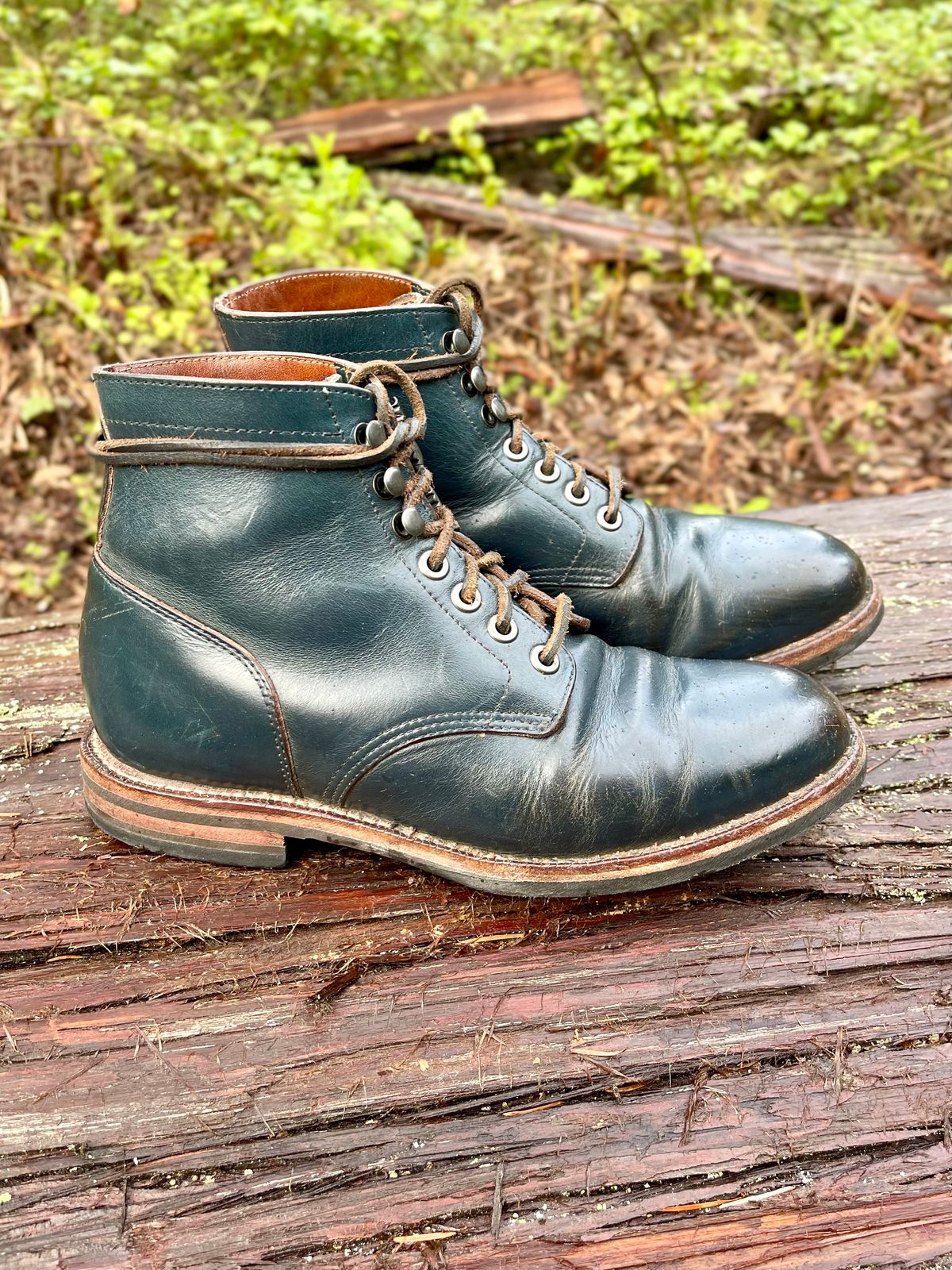 Photo by renee2day on April 5, 2024 of the Grant Stone Diesel Boot in Horween Navy Chromexcel.