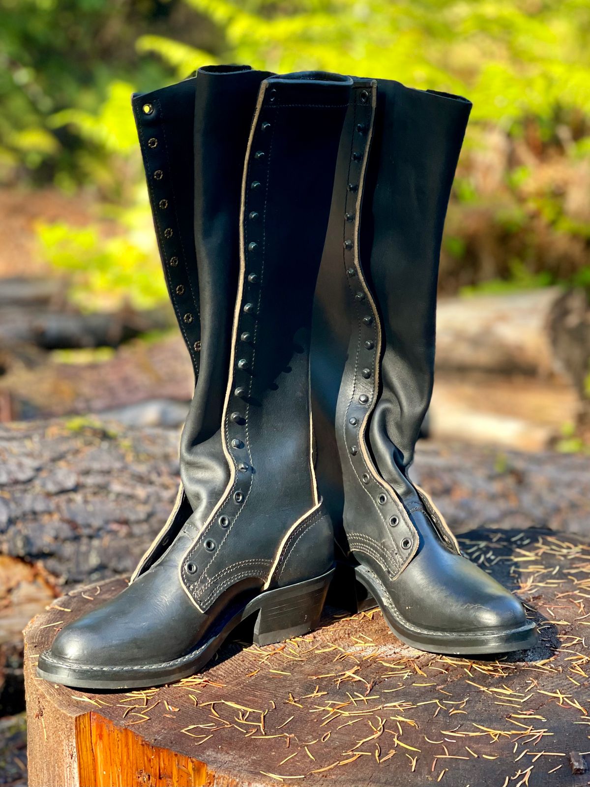 Photo by renee2day on October 1, 2025 of the Nicks Packer in Horween Black Chromexcel.