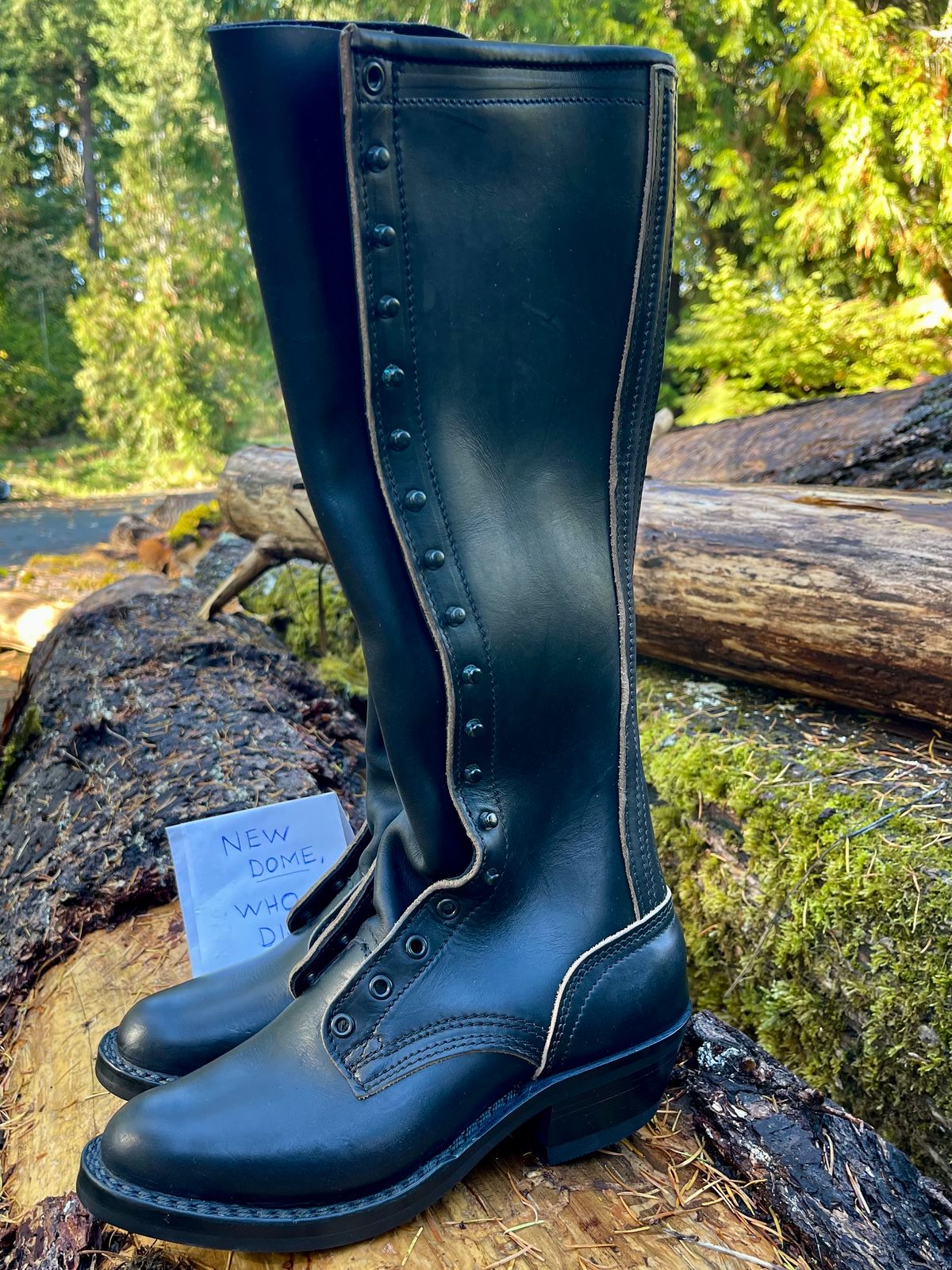 Photo by renee2day on October 1, 2025 of the Nicks Packer in Horween Black Chromexcel.