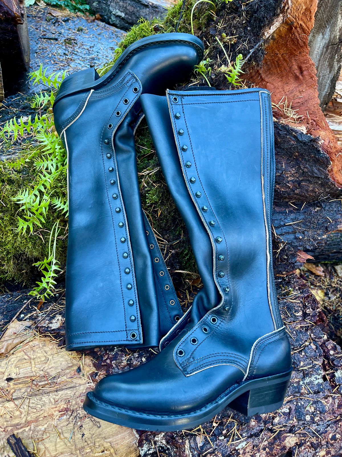 Photo by renee2day on October 1, 2025 of the Nicks Packer in Horween Black Chromexcel.