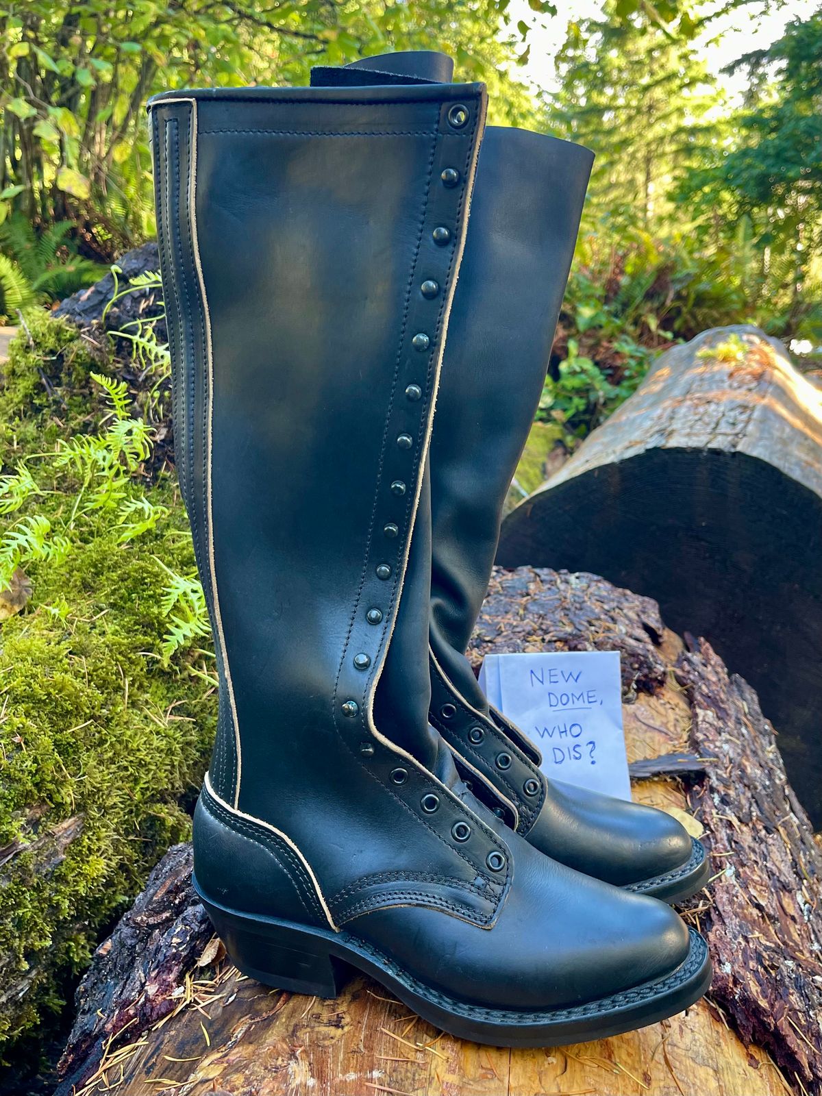 Photo by renee2day on October 1, 2025 of the Nicks Packer in Horween Black Chromexcel.