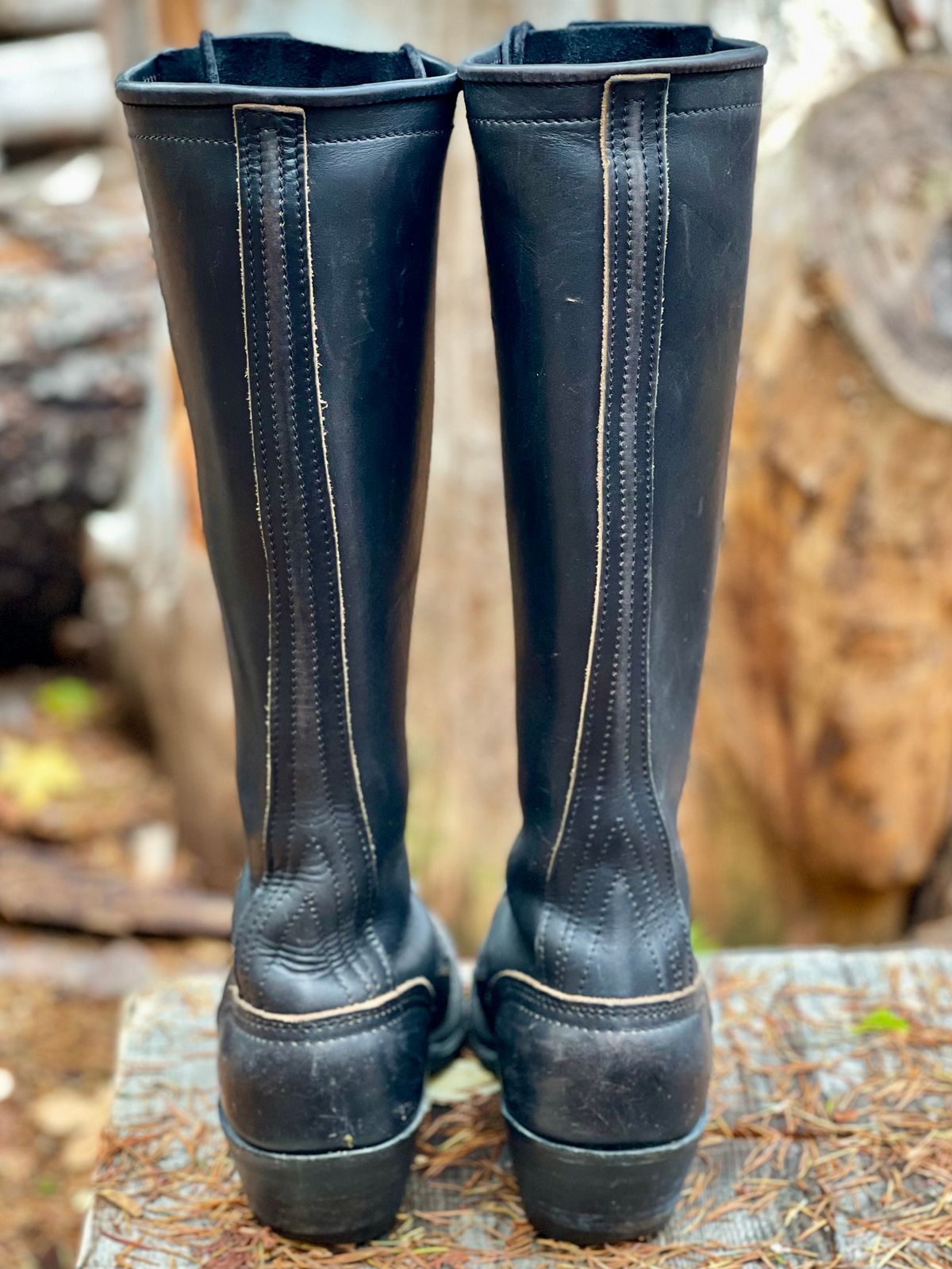 Photo by renee2day on November 4, 2025 of the Nicks Packer in Horween Black Chromexcel.