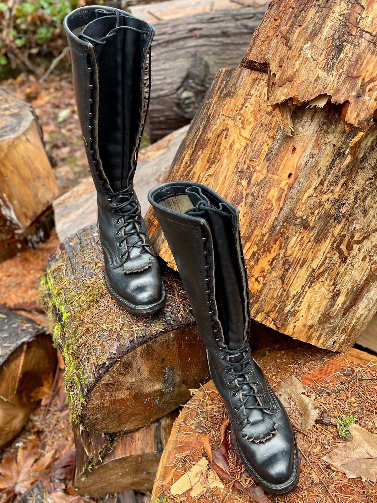 Photo by renee2day on December 2, 2025 of the Nicks Packer in Horween Black Chromexcel.