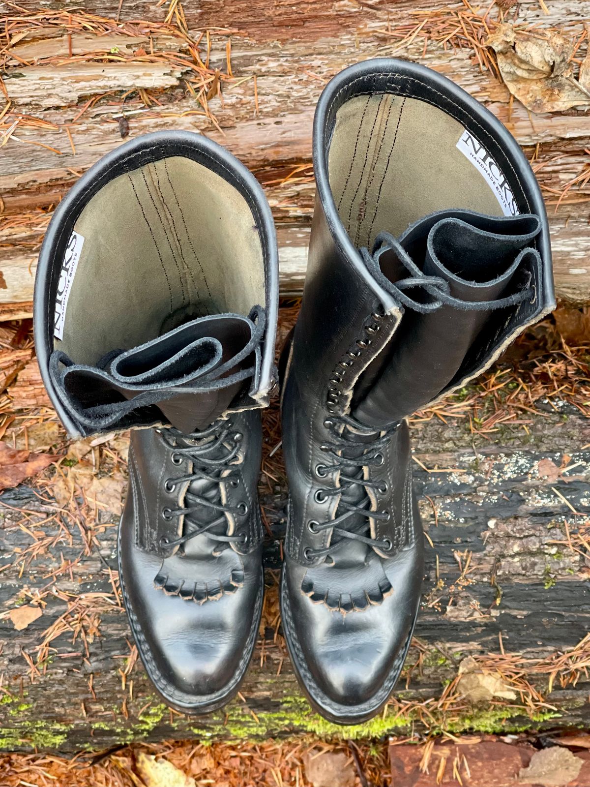 Photo by renee2day on December 2, 2025 of the Nicks Packer in Horween Black Chromexcel.