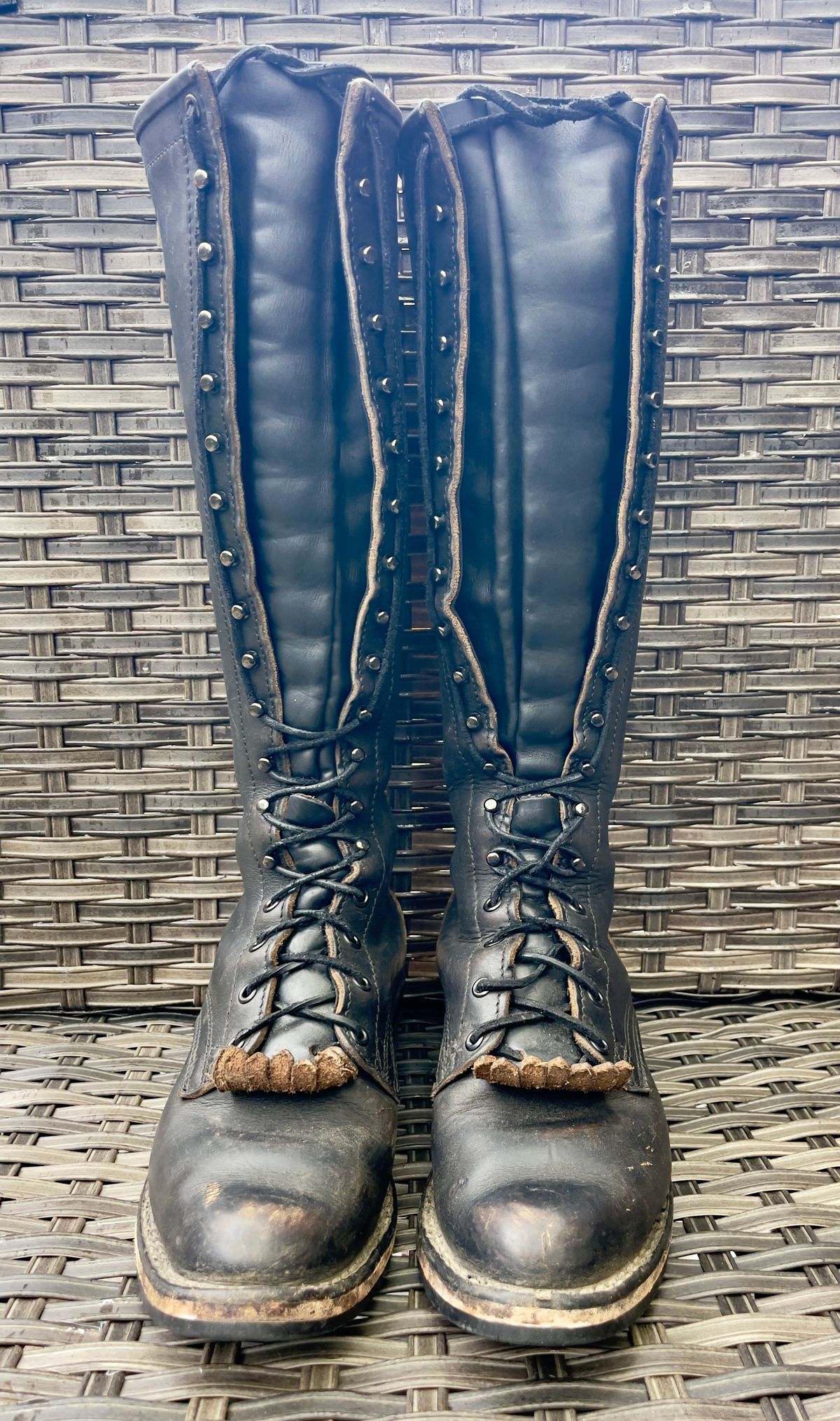 Photo by renee2day on January 4, 2026 of the Nicks Packer in Horween Black Chromexcel.