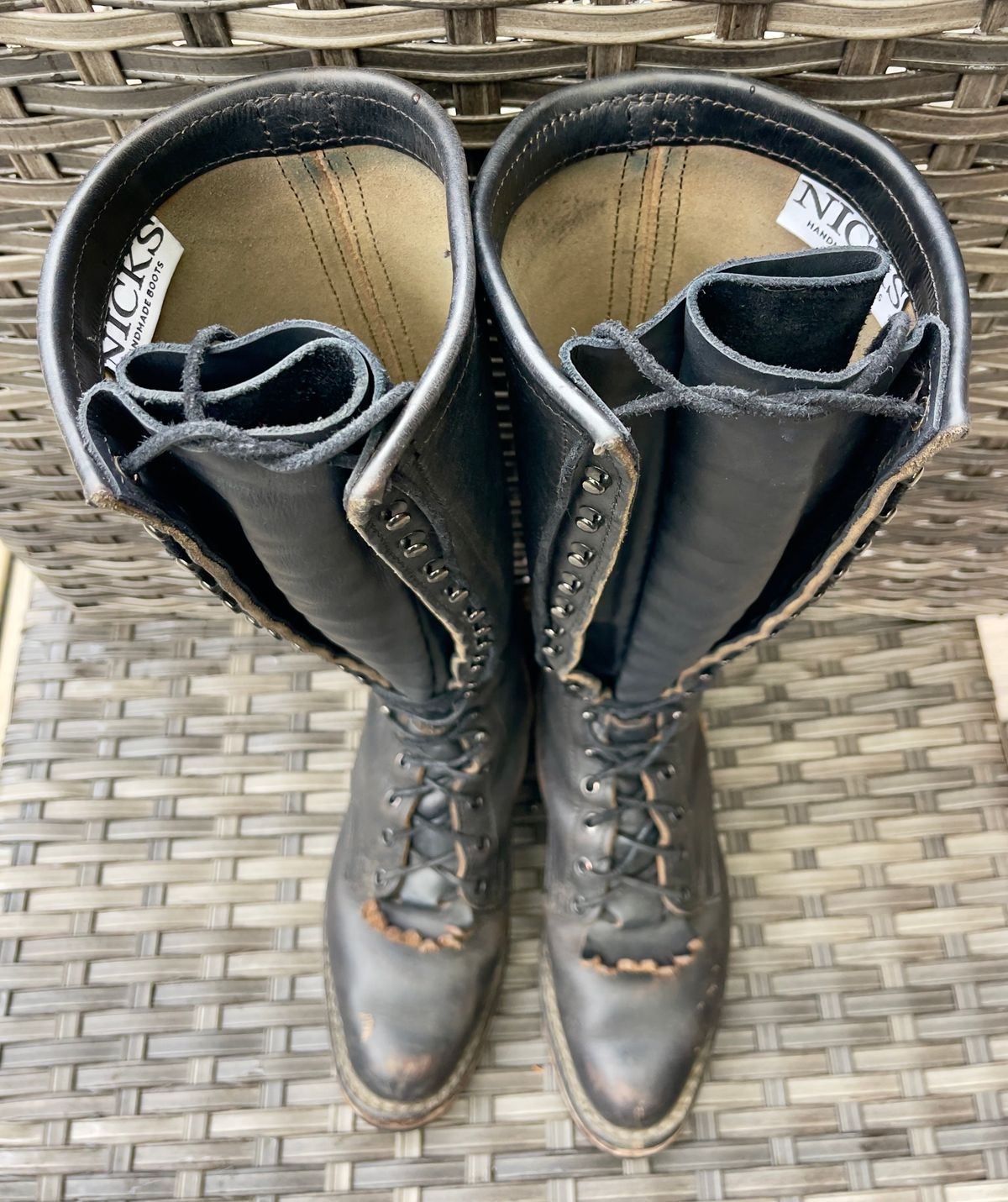 Photo by renee2day on January 4, 2026 of the Nicks Packer in Horween Black Chromexcel.