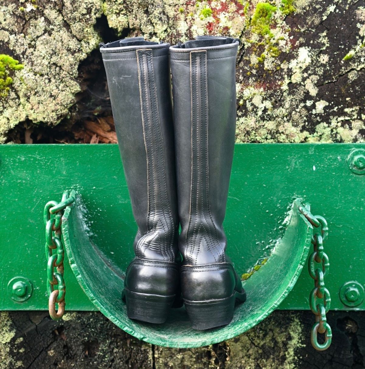 Photo by renee2day on February 5, 2026 of the Nicks Packer in Horween Black Chromexcel.