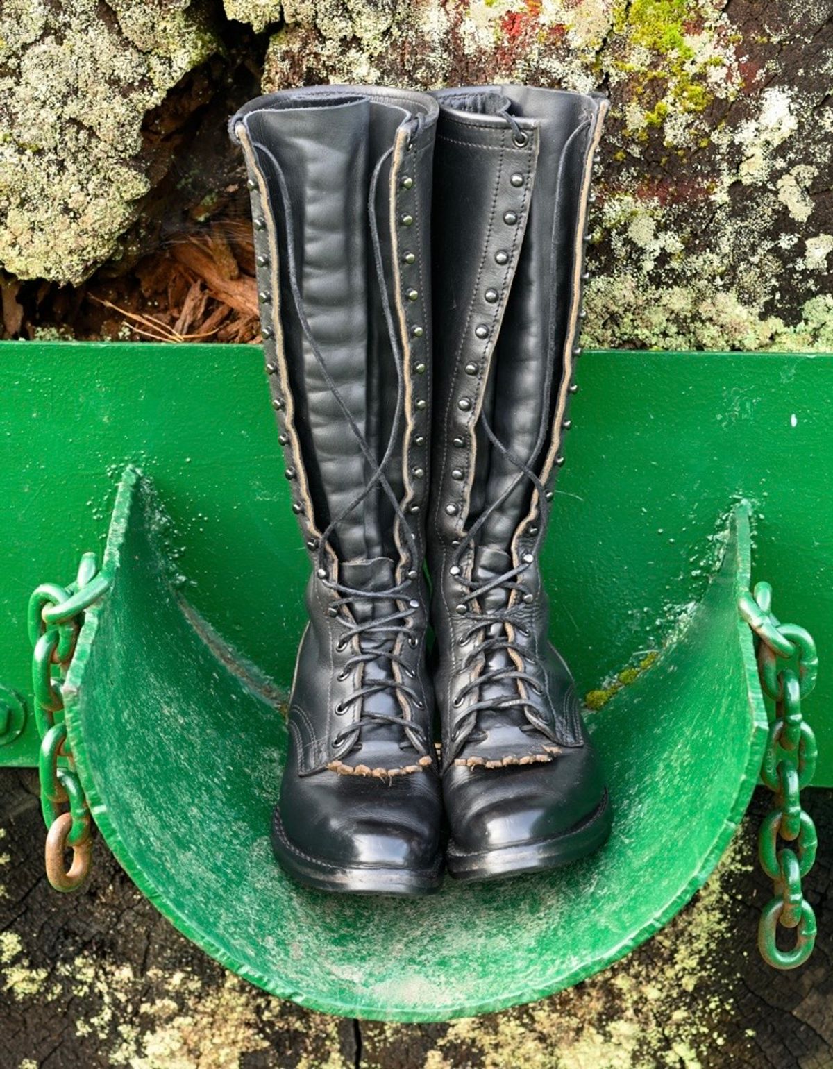 Photo by renee2day on February 5, 2026 of the Nicks Packer in Horween Black Chromexcel.