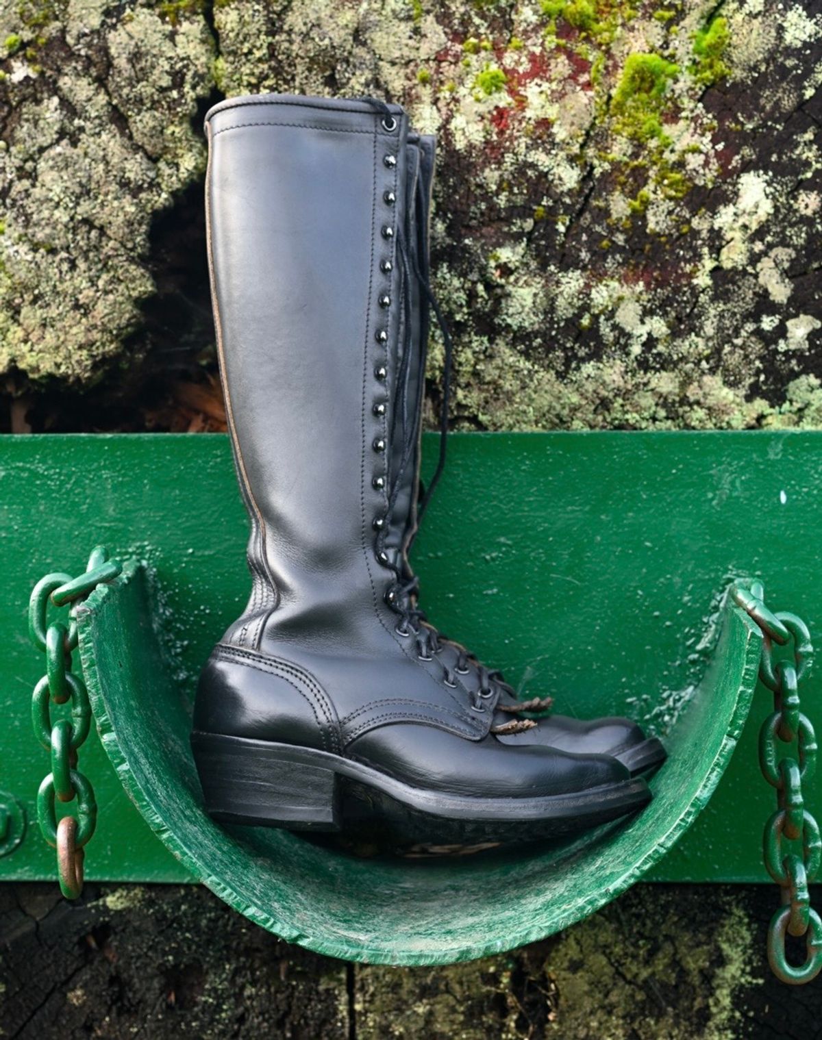 Photo by renee2day on February 5, 2026 of the Nicks Packer in Horween Black Chromexcel.