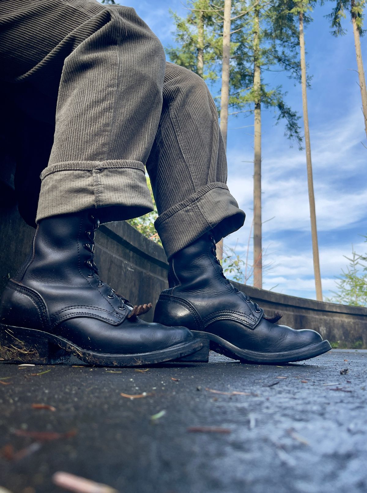 Photo by renee2day on February 5, 2026 of the Nicks Packer in Horween Black Chromexcel.