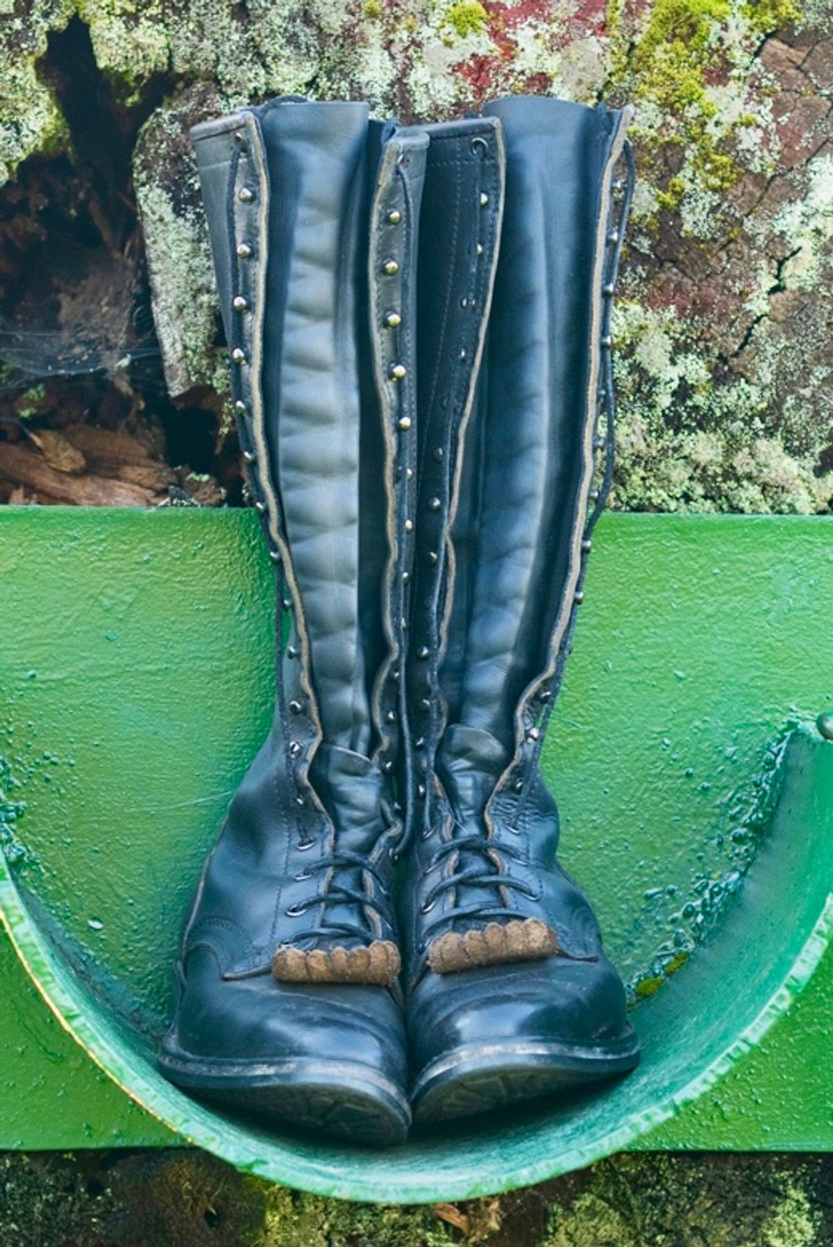 Photo by renee2day on March 3, 2026 of the Nicks Packer in Horween Black Chromexcel.