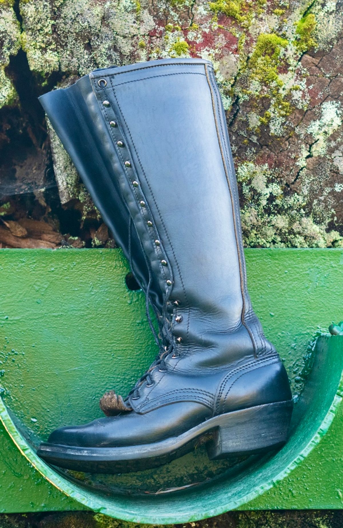 Photo by renee2day on March 3, 2026 of the Nicks Packer in Horween Black Chromexcel.