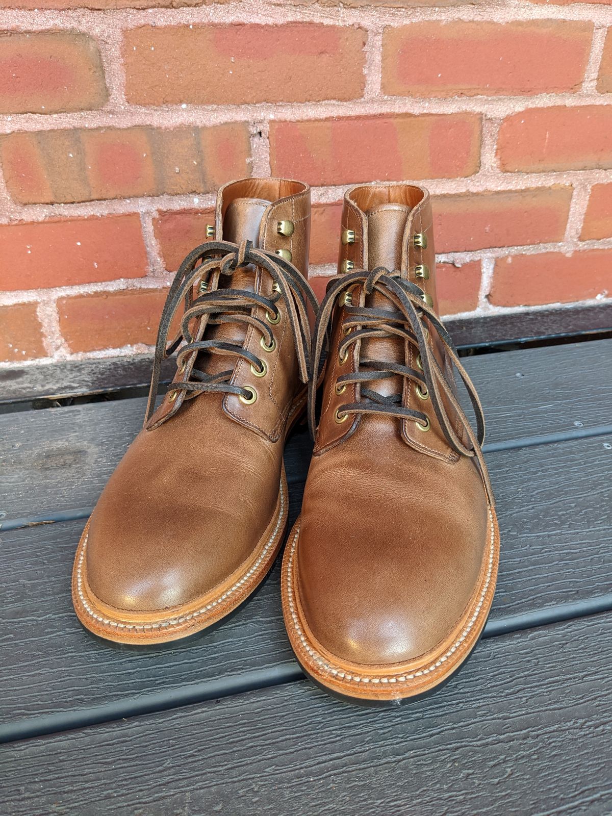 Photo by jwd on October 1, 2022 of the Grant Stone Diesel Boot in Horween Dune Chromexcel.