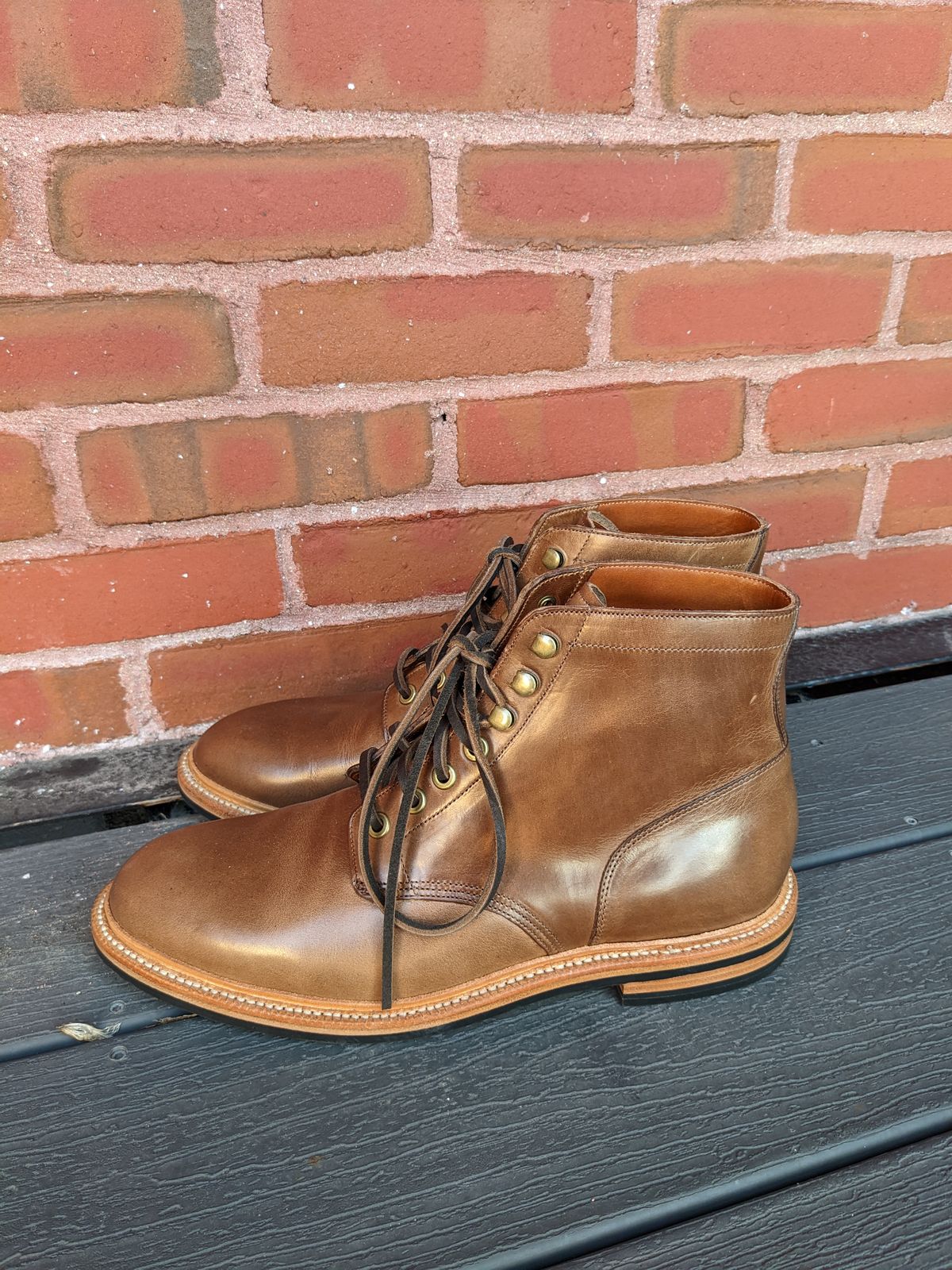 Photo by jwd on October 1, 2022 of the Grant Stone Diesel Boot in Horween Dune Chromexcel.