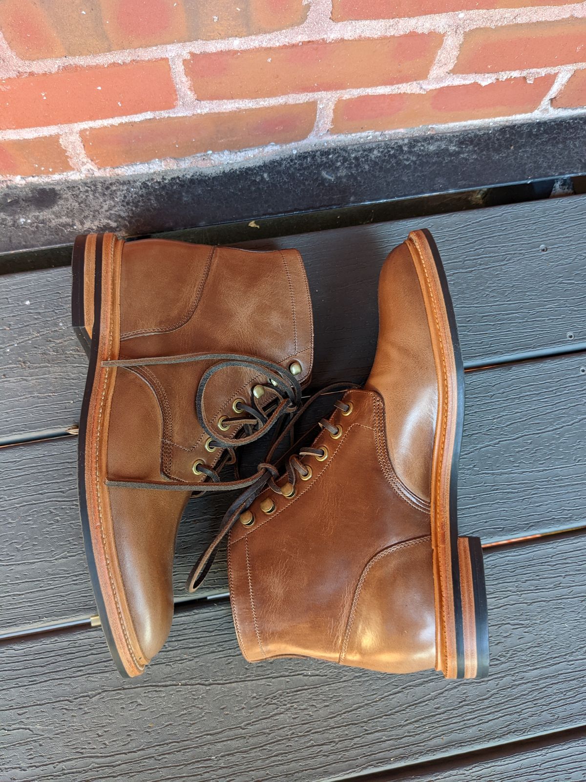 Photo by jwd on October 1, 2022 of the Grant Stone Diesel Boot in Horween Dune Chromexcel.